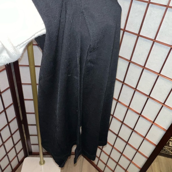 Black dress - Picture 3 of 4